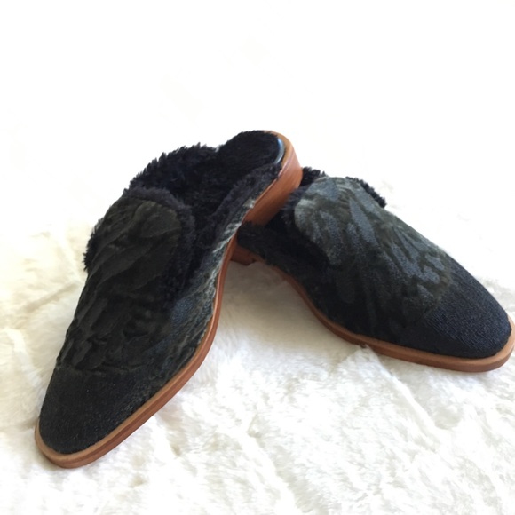 FREE PEOPLE BUTTERFLY EFFECT MULES - Picture 3 of 9